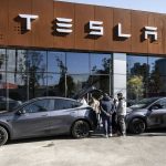 tesla_inc_china_shanghai_showroom_20210608171607_bloomberg_1